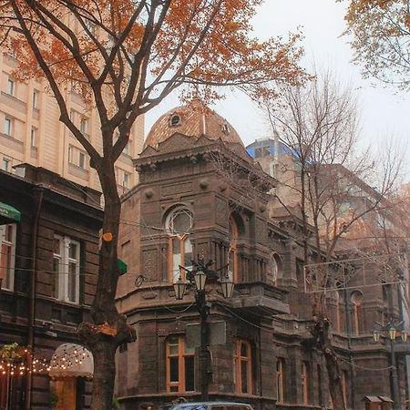 Downtown Inn Yerevan Bagian luar foto