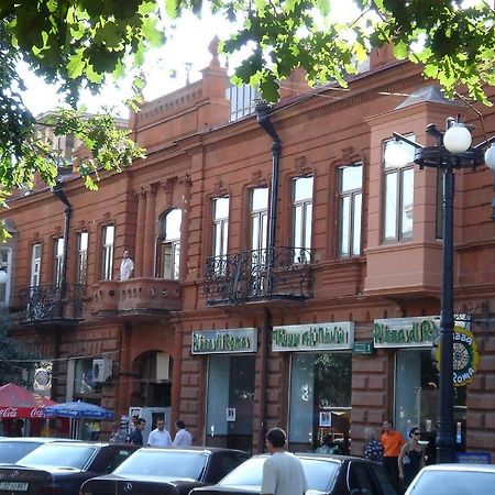Downtown Inn Yerevan Bagian luar foto